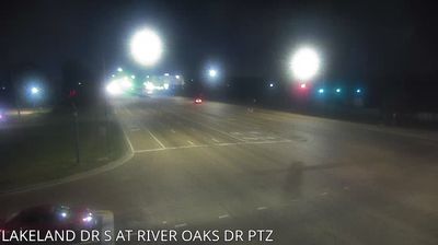 Wells: Lakeland Dr at River Oaks Dr