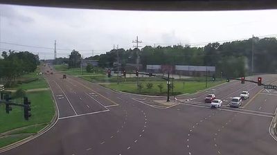 Ridgeland: US 51 at Lake Harbour Dr