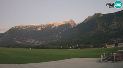 Bovec: Live webcam - airport - View to Kanin