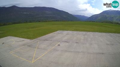 Bovec: airport webcam - Skydive
