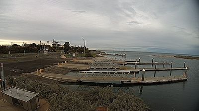 Werribee: Werribee South Boat Ramp - Beach Road - Port Phillip Bay
