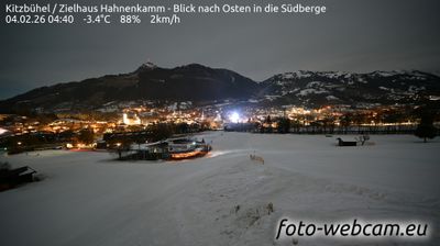 Stadt Kitzbuhel: Kitzbühel - Zielhaus Hahnenkamm - Blick nach Osten in die Südberge
