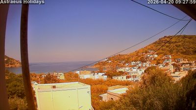 Ano Syros: Astraeus Holidays Ltd - Kini Beach