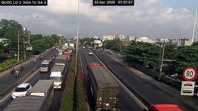 Phuong Thanh Loc: Nga Tu Ga Bus Station - Đường Quốc Lộ 1