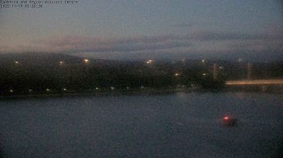 South Canberra: Canberra and Region Visitors Centre - Lake Burley Griffin