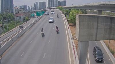 Pak Khlong Phasi Charoen Subdistrict: Kanlapaphruek Road