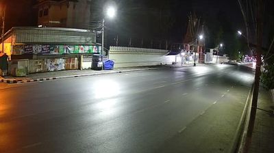 Ban Tuat Nuea: Ratchadamnoen Road