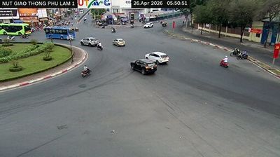 Phuong 12: Bùng Binh Phú Lâm