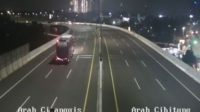 RW 14: Jalan Tol Cimanggis - Cibitung