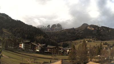 Campitello di Fassa › North-west: pizzeria camping Miravalle (La Stua De Tate)