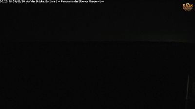 Stade › East: Elbcam Grauerort Shipspotting