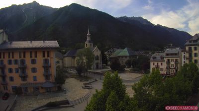 Chamonix-Mont-Blanc › North-west: Place du Triangle - Paroisse Saint Bernard du Mont-Blanc
