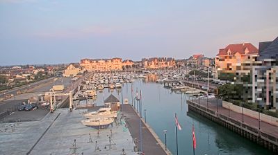 Dives-sur-Mer › West: Port Guillaume
