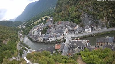 Saint-Beat-Lez › ใต้: Saint-Béat-Lez Bridge