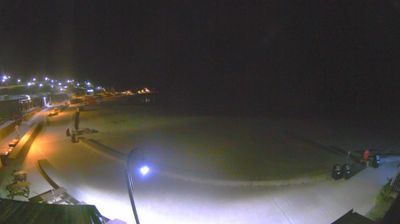 Lyme Regis › North-east: Sandy Beach