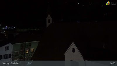 Webcam Sterzing - Vipiteno: Stadtplatz - Heilig Geist Kirche - Chiesa Santo Spirito - Church Holy Spirit