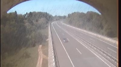Zadnja slika ob 12h: Avtocesta Ljubljana - Obrežje, viadukt Dobovo, proti izvozu