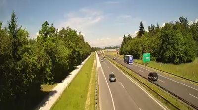 Zadnja slika ob 12h: Avtocesta Karavanke - Ljubljana, izvoz Kranj vzhod