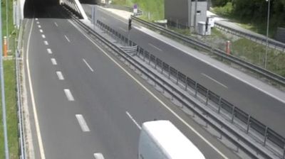 Zadnja slika ob 12h: Avtocesta Maribor - MP Gruškovje, pred predorom Log