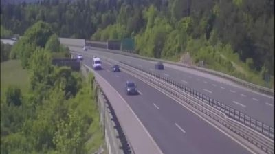 Zadnja slika ob 12h: Avtocesta Ljubljana - Koper, portal Unec