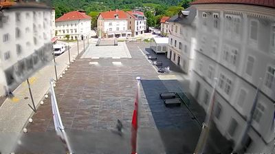 Zadnja slika ob 12h: Idrija - Mestni trg