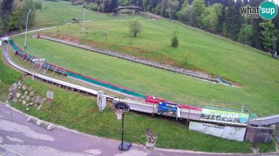 Zadnja slika ob 12h: Celjska koča, pogled od hotela