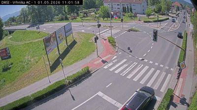 Zadnja slika ob 12h: Vrhnika, križišče pri AC