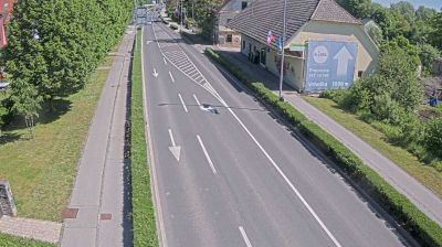 Zadnja slika ob 12h: Vrhnika, križišče pri AC - pogled proti Sinji Gorici