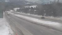 Lake Louise - Lake Louise › Východ: Highway 1 west of - Overpass in Alberta, looking east