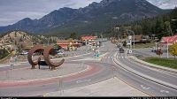 Radium Hot Springs - Radium Hot Springs › Severovýchod: Highway 93/95 roundabout at - looking eastbound on Highway 93